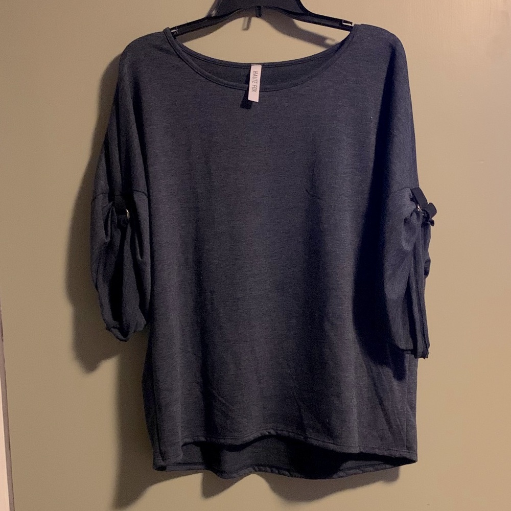 🌟BUNDLE 2 for $11🌟 buckle sleeve flowy shirt